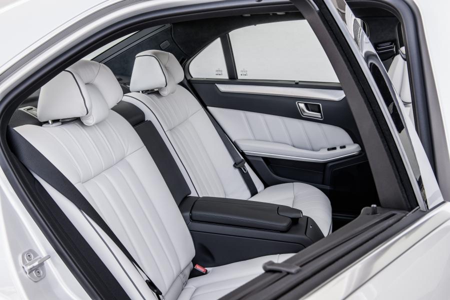  Mercedes-Benz E350 4Matic 2013 года  (фото 6 из 15)